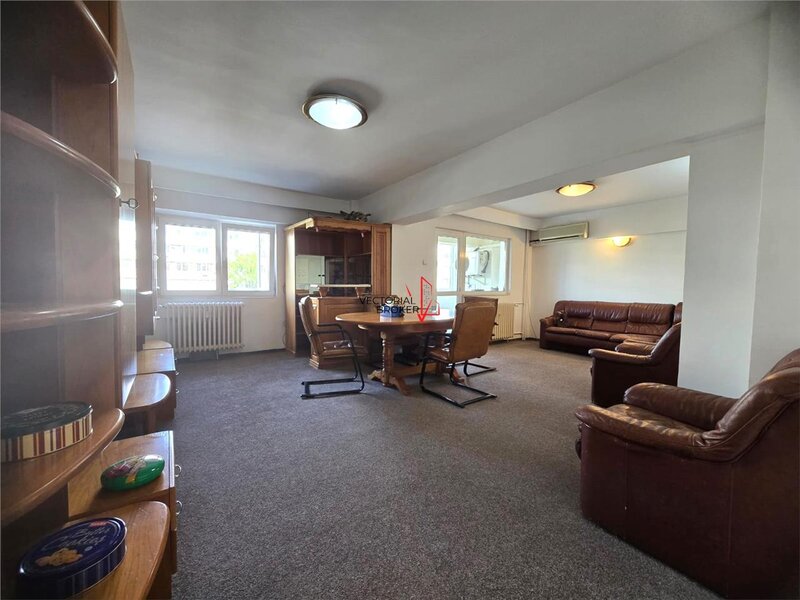 Apartament 4 camere decomandat, cu balcon si terasa