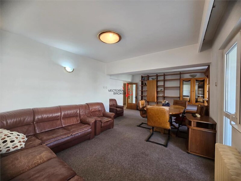 Apartament 4 camere decomandat, cu balcon si terasa