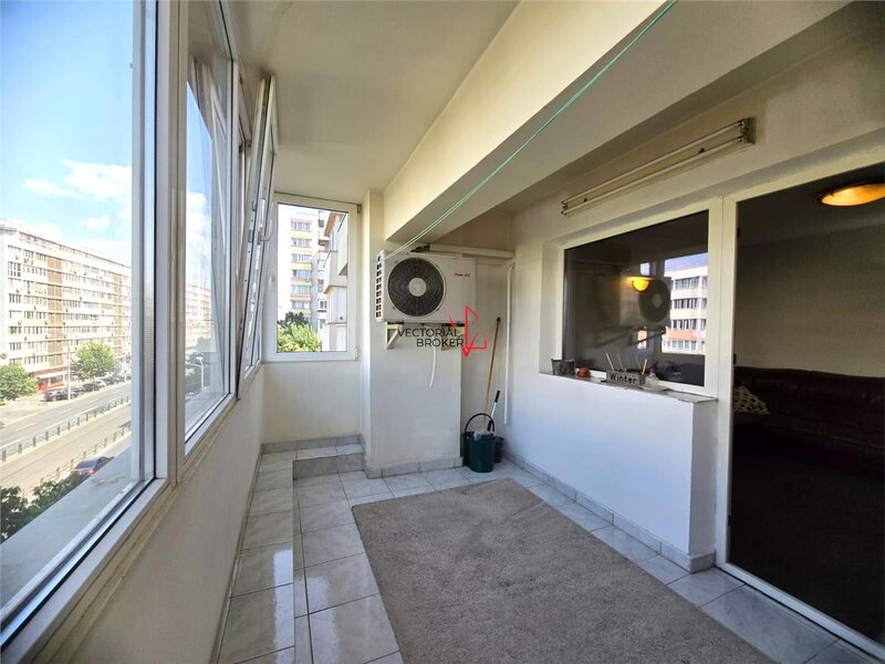 Apartament 4 camere decomandat, cu balcon si terasa