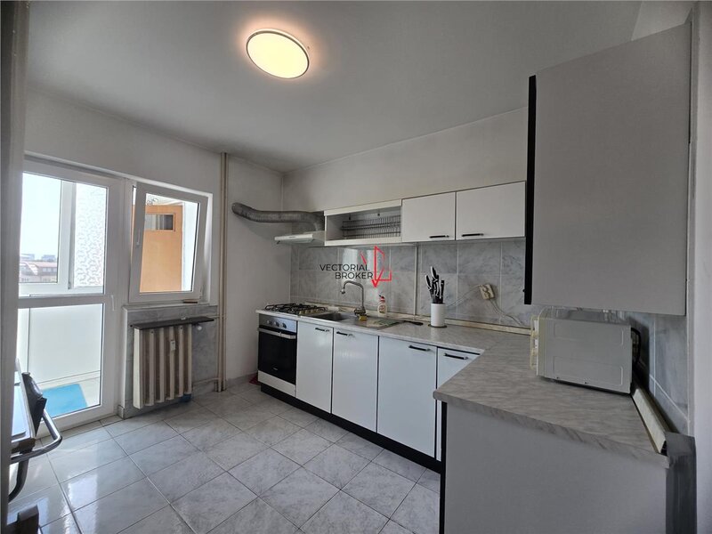 Apartament 4 camere decomandat, cu balcon si terasa